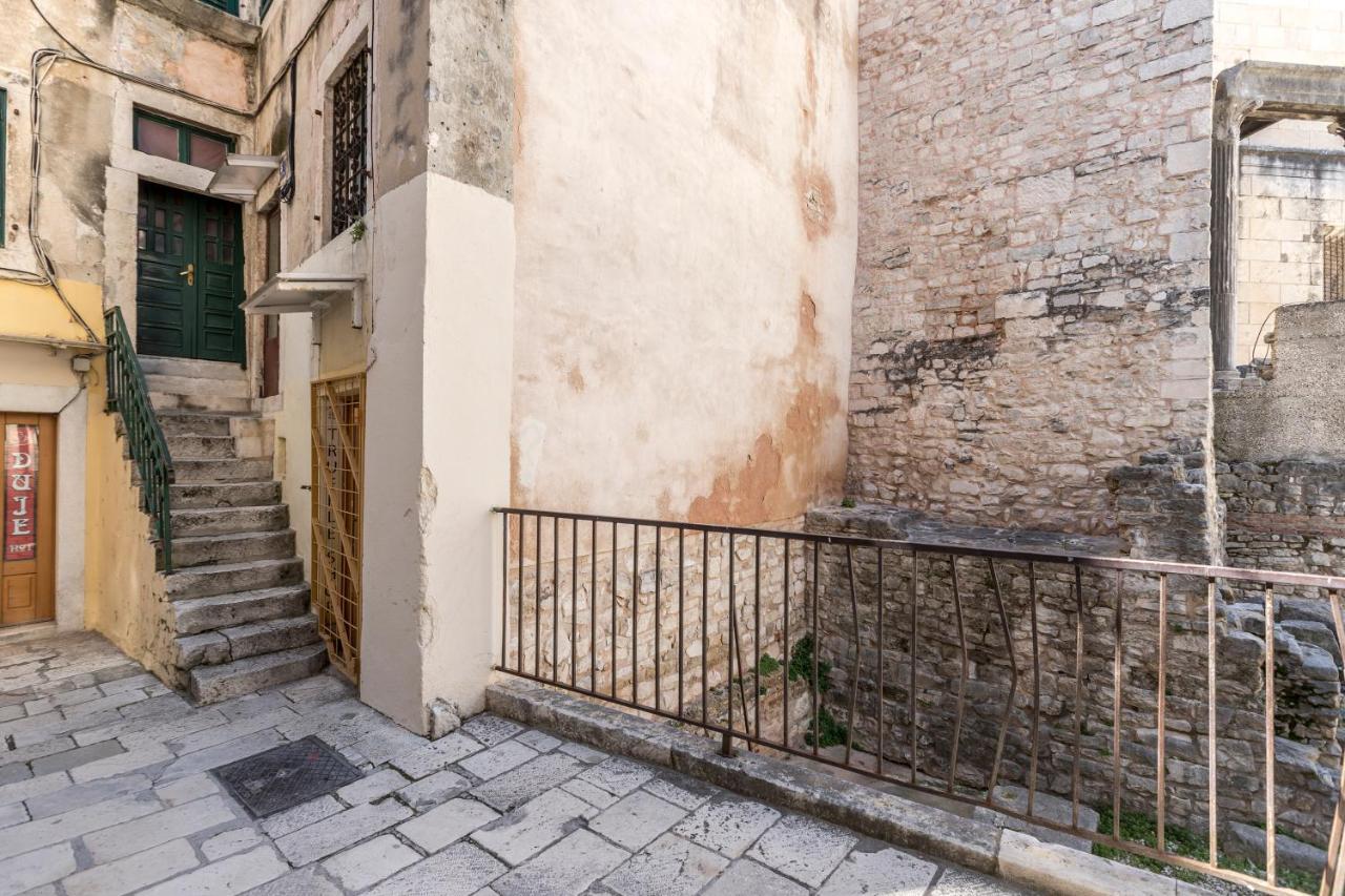 Diamond In The Heart Of The Palace Split Exterior foto